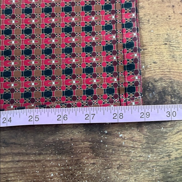 The Limited Women's Red and Black Geometric Cropped Pants - Picture 6 of 7